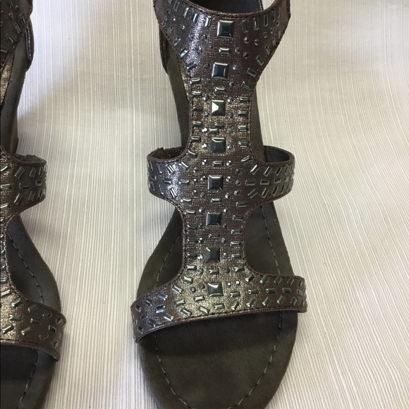 New York Transit Embellished Wedges - Picture 4 of 8